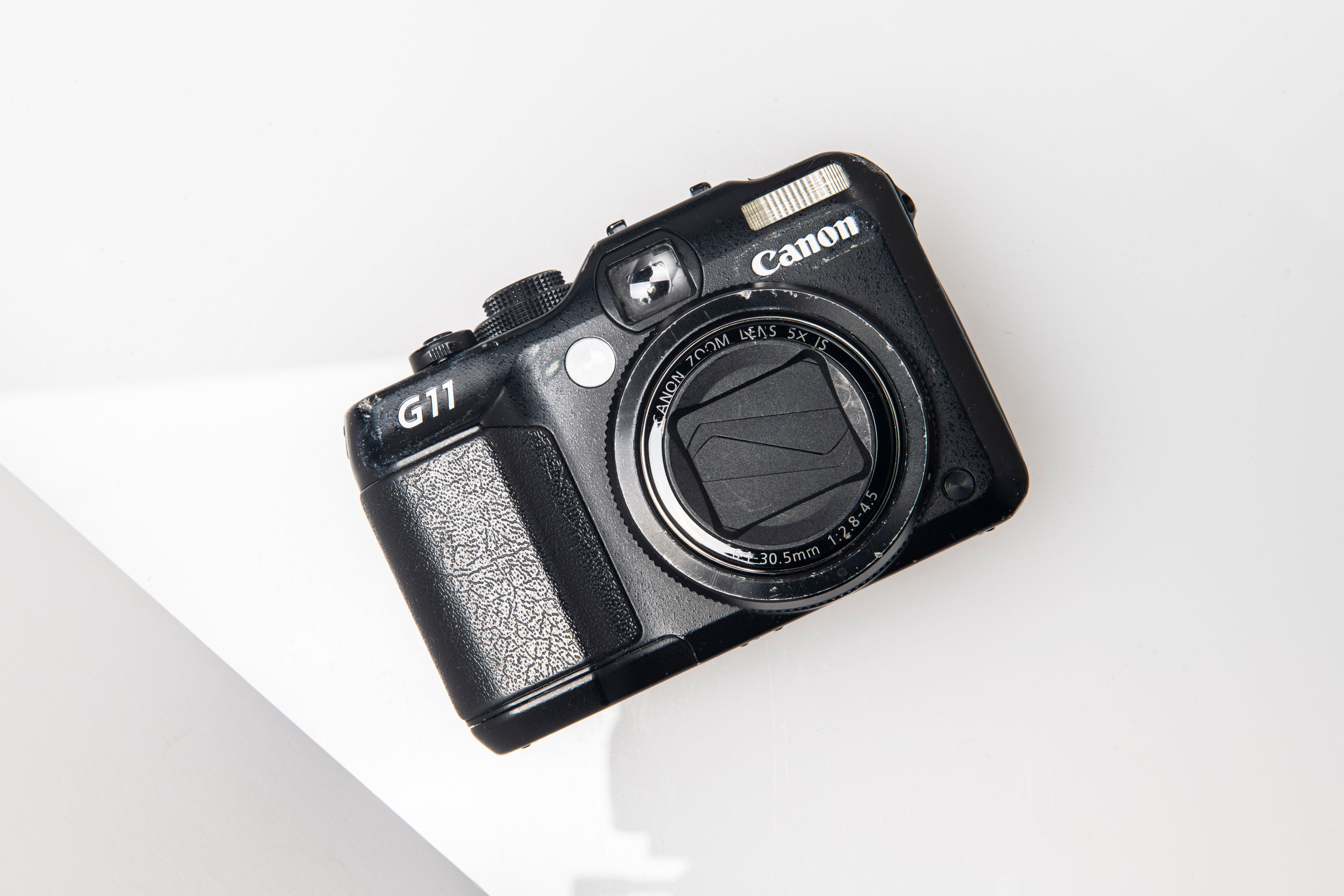 Canon G11 - Main Image