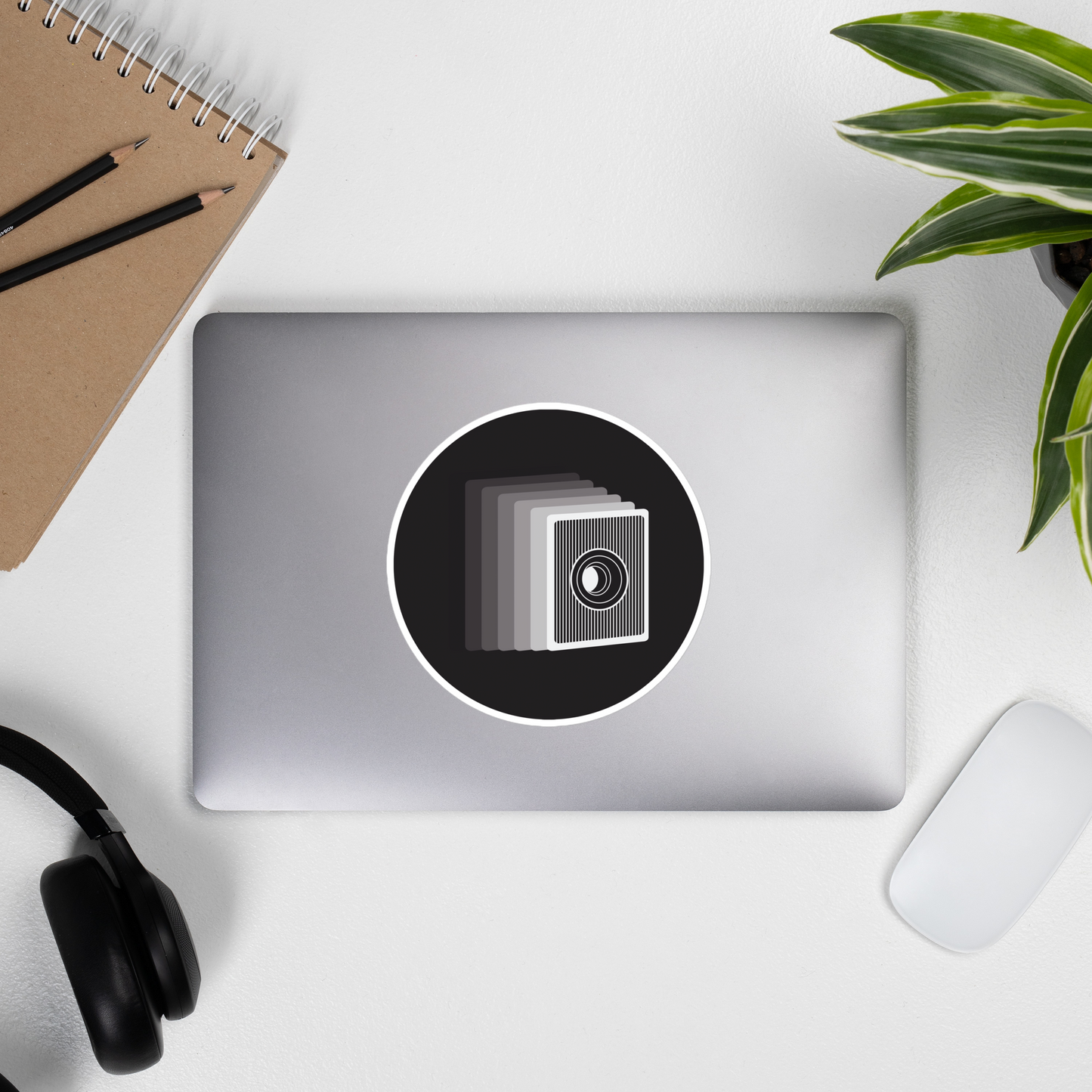 KWAKUSHOP Logo Circle Sticker