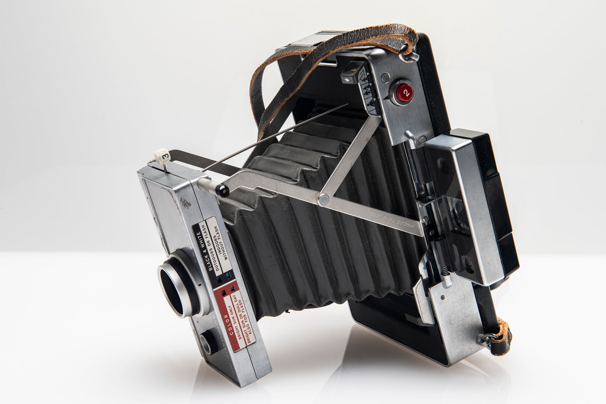 Polaroid Land Camera Automatic 100 – KWAKUSHOP - Main Image
